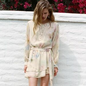 Zara printed crochet dress
Cream Floral Long Sleeve Dress